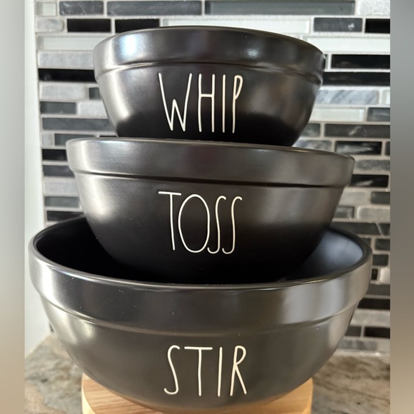 Black Ceramic Mixing Bowl Set by Rae Dunn - Picture 1 of 1